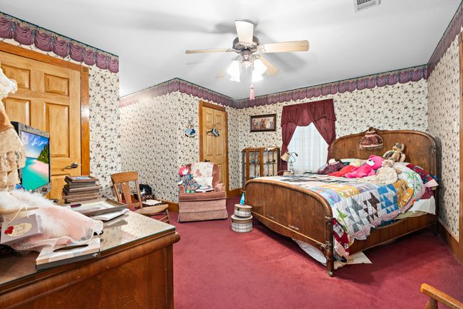 Upstairs bedroom | Image 23