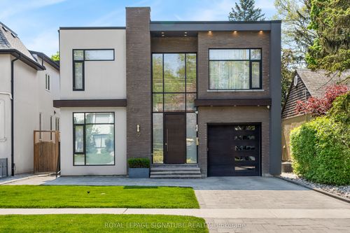 17 Nesbitt Dr, East York, ON, M4W2G2 | Card Image