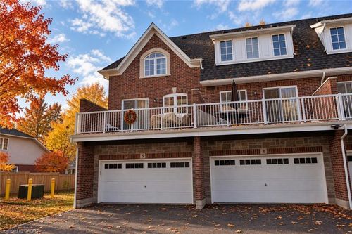 4-2362 New St, Burlington, ON, L7R1J6 | Card Image