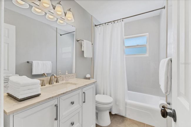 2402 33 Rd St W, House other with 3 bedrooms, 2 bathrooms and null parking in BRADENTON FL | Image 17