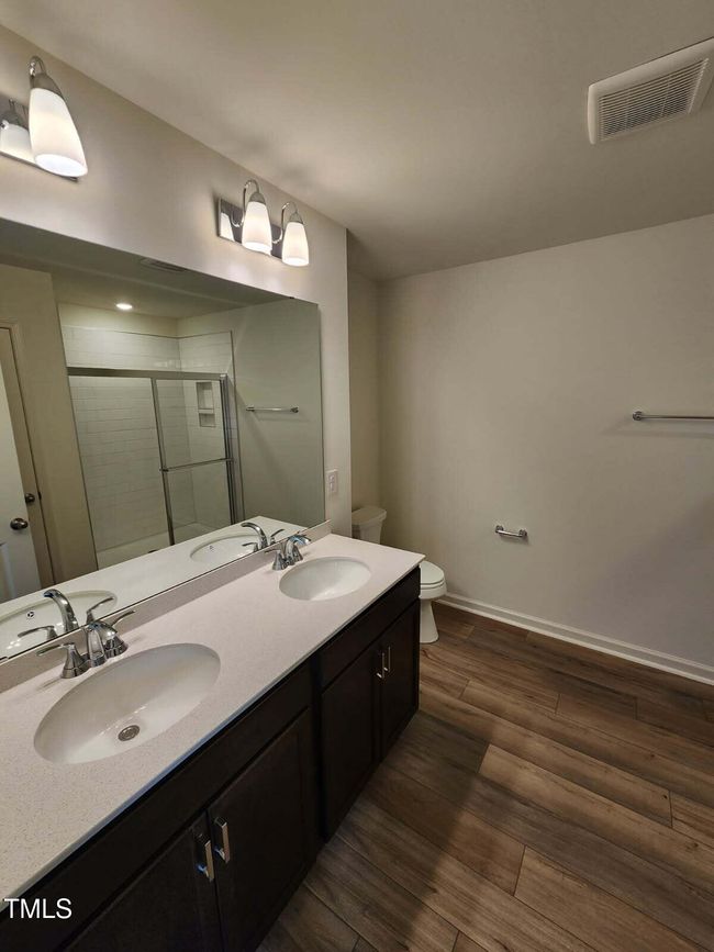 GS24 PRIMARY BATHROOM SINK | Image 12