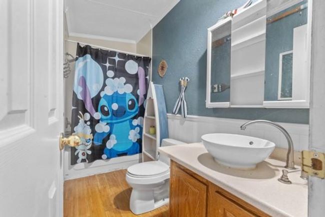 Bathroom 2 | Image 19