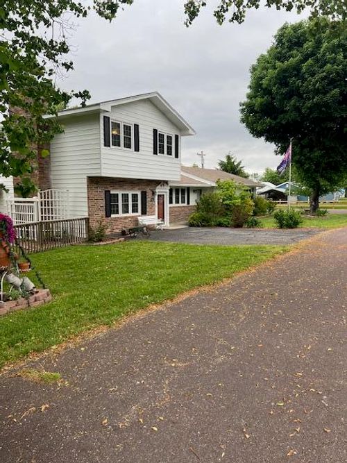 500 S Ash St, Mountain View, MO, 65548-7421 | Card Image