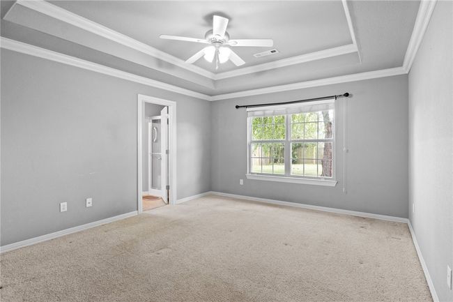 Large master bedroom, high ceilings | Image 7