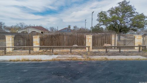 103 Berlin Ave, San Antonio, TX, 78211-2701 | Card Image