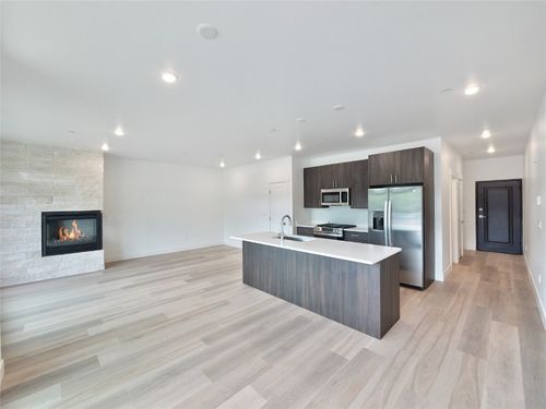 a23-740 Blue River Pkwy, SILVERTHORNE, CO, 80498-5339 | Card Image