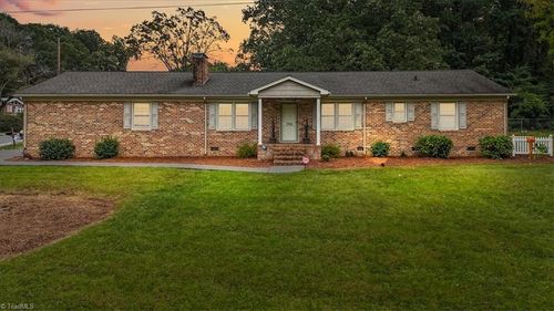 799 William Ave, Asheboro, NC, 27203-6254 | Card Image