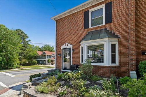 544 Commerce Dr, Decatur, GA, 30030-2608 | Card Image