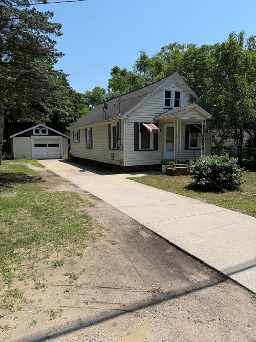 2754 Huizenga St, Norton Shores, MI, 49444-2342 | Card Image