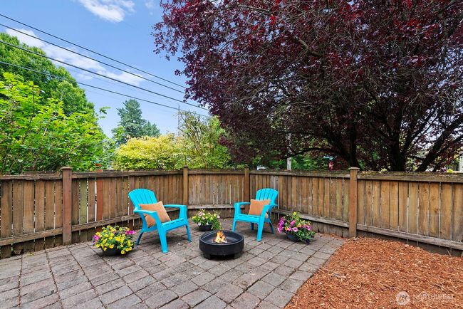 9400 35th Avenue Sw, Townhouse with 3 bedrooms, 3 bathrooms and 1 parking in Seattle WA | Image 25