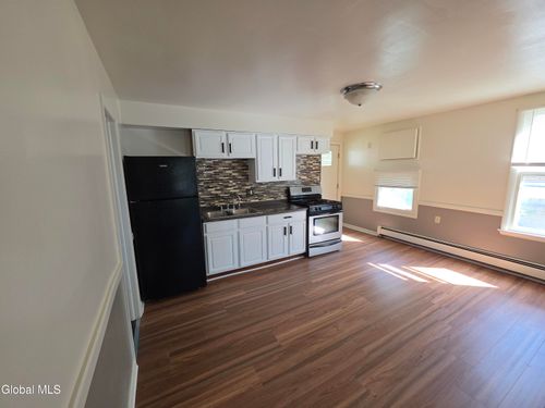2-11 Elm St, Troy, NY, 12180-6348 | Card Image