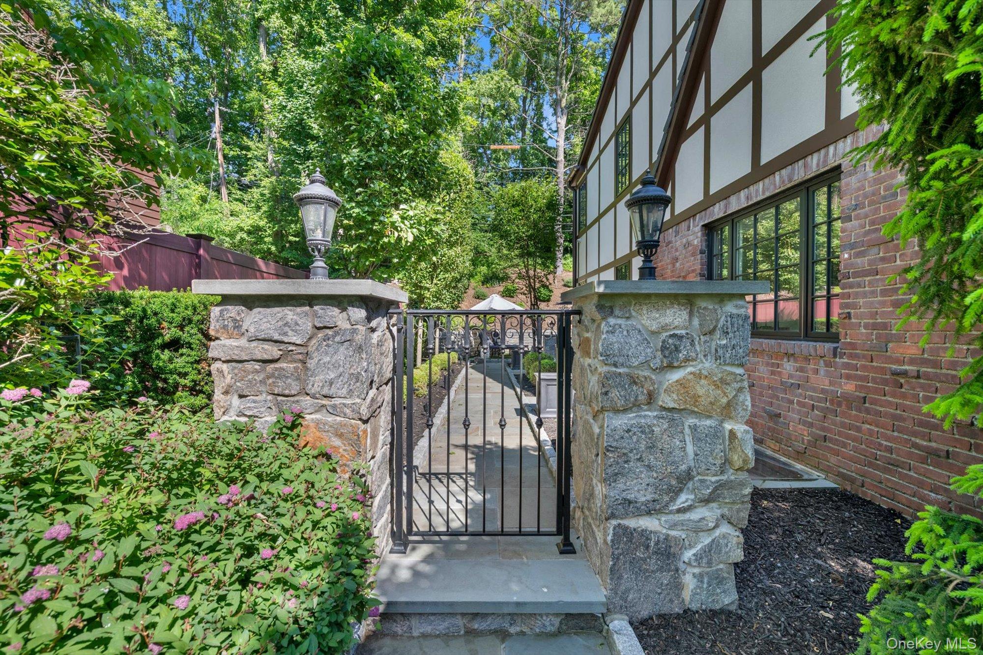 Residential in North Hempstead