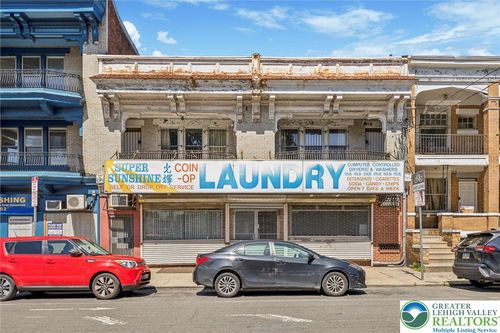 942 S 58th St, PHILADELPHIA, PA, 19143-3040 | Card Image