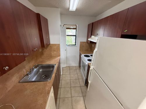 apt-205-6975 Nw 179th St, Hialeah, FL, 33015-5408 | Card Image