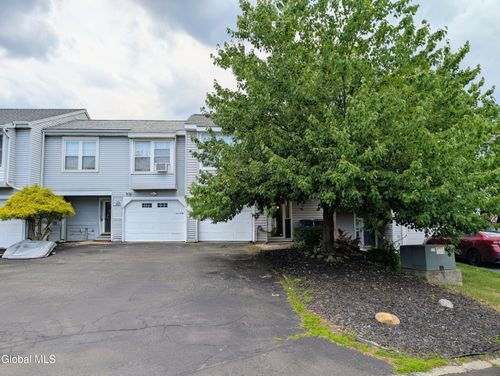 9 Chadwyck Sq, Cohoes, NY, 12047-2101 | Card Image