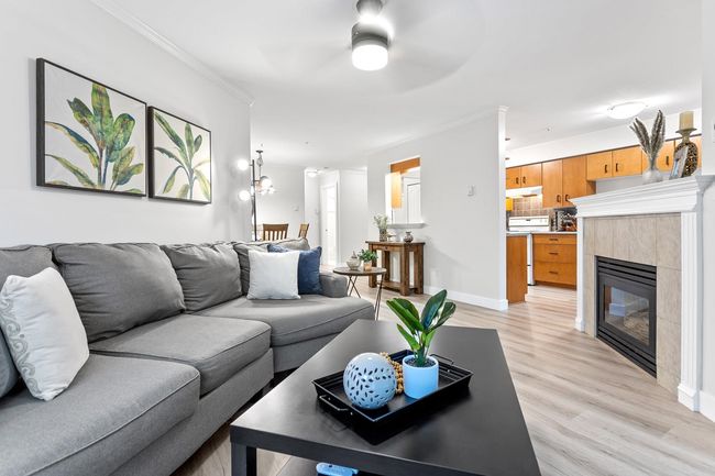 201 - 20239 Michaud Cres, Condo with 2 bedrooms, 2 bathrooms and 1 parking in Langley BC | Image 4