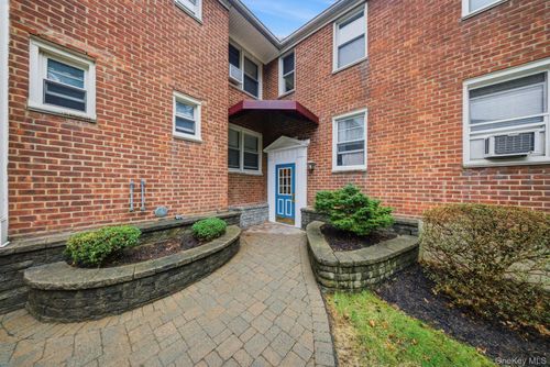 apt-1n-2 Bryant Cres, White Plains, NY, 10605-2616 | Card Image