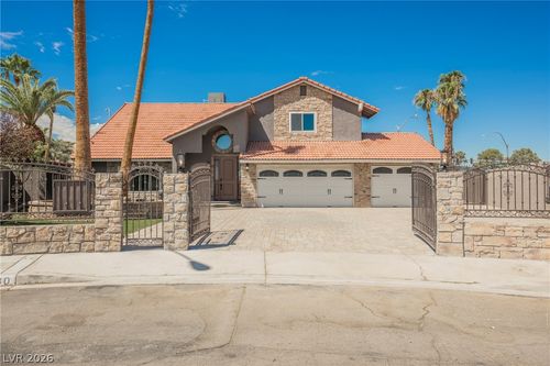 6480 Bristlecone Cir, Las Vegas, NV, 89146-6618 | Card Image