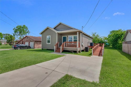2809 Avenue C, Dickinson, TX, 77539-7827 | Card Image