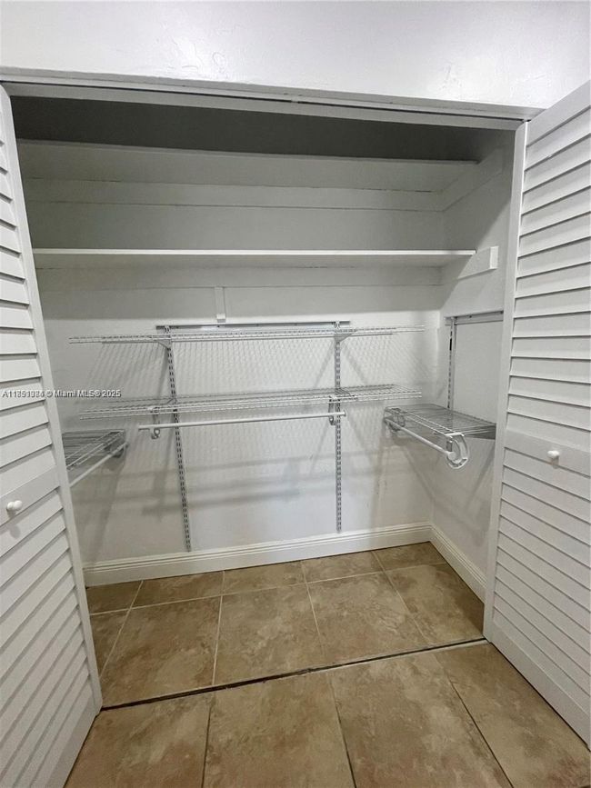 APT-26 - 8607 Sw 68 Th Ct, Condo with 2 bedrooms, 1 bathrooms and null parking in Pinecrest FL | Image 9