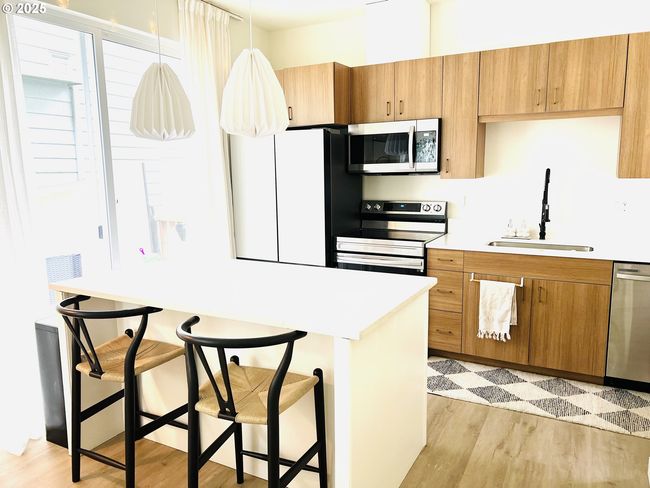 5 - 12072 Se Pine St, Condo with 2 bedrooms, 2 bathrooms and null parking in Portland OR | Image 6