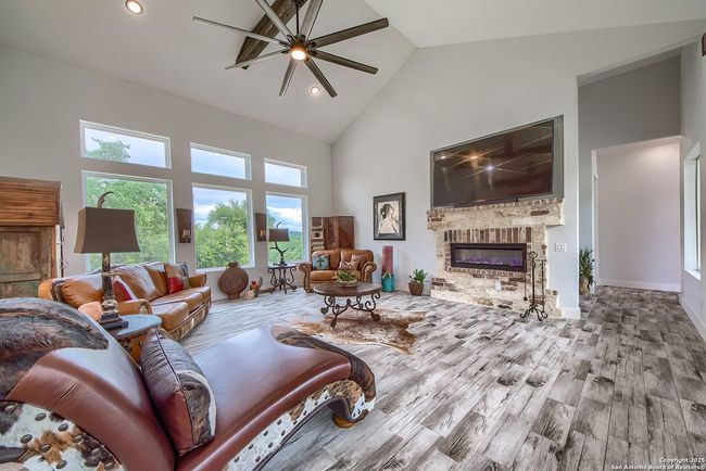452 Wentworth, House other with 4 bedrooms, 4 bathrooms and null parking in Spring Branch TX | Image 10
