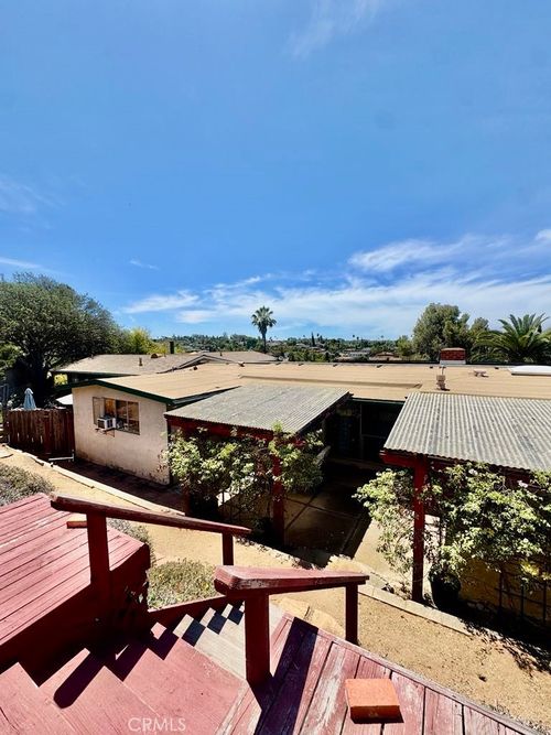 240 Casper Ln, Vista, CA, 92084-5539 | Card Image