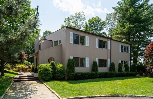 17 Ferry Ln, Westport, CT, 06880-5920 | Card Image