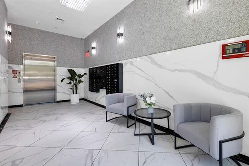 3f-15 W End Ave, New York, NY, 10023-0187 | Card Image