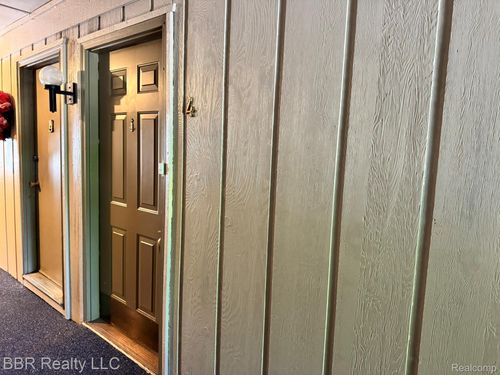 apt-4-8337 Colony Dr, Grosse Ile, MI, 48138-1738 | Card Image
