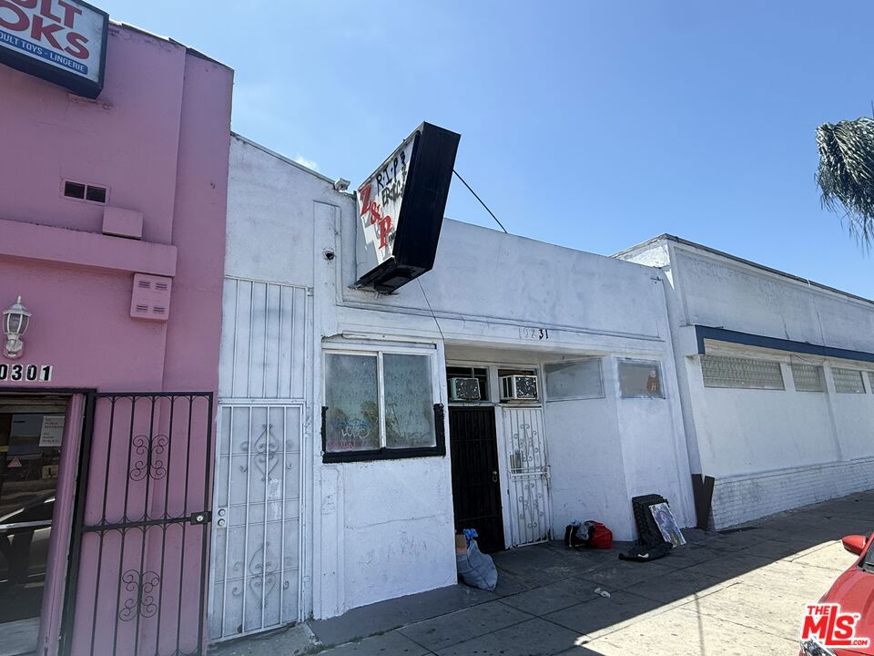 10231 Hawthorne Blvd, Inglewood, CA 90304