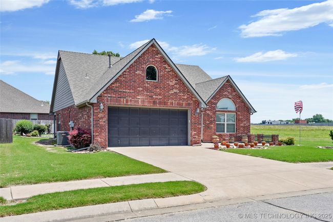 15715 S Broadway St, House other with 3 bedrooms, 2 bathrooms and null parking in Glenpool OK | Image 12