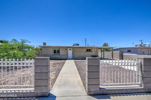 2225 E Lynne Ln, Phoenix, AZ, 85042-4631 | Card Image