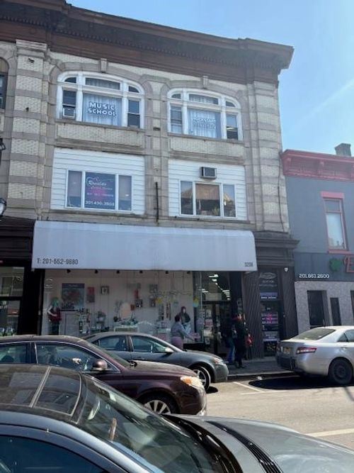 3208 Bergenline Ave, Union City, NJ, 07087 | Card Image