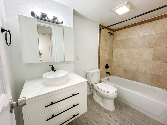 1st Bathroom | Image 9