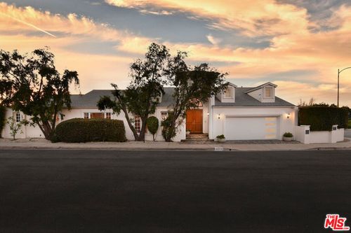 3635 Fawndale Pl, Sherman Oaks, CA, 91403-4616 | Card Image