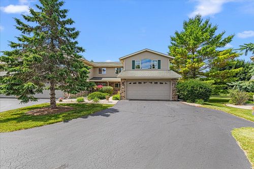 720 Stoney Creek Ct, West Bend, WI, 53095-7865 | Card Image