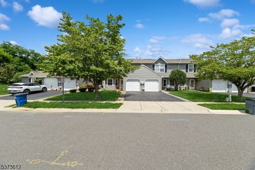 7 Sloop Sq, Freehold, NJ, 07728-3754 | Card Image