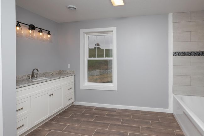 Bathroom Empty | Image 31