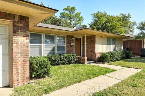 2131 Carlton Way, Oklahoma City, OK, 73120-3815 | Card Image