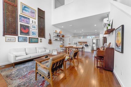 507 Se D St, Bentonville, AR, 72712-6044 | Card Image