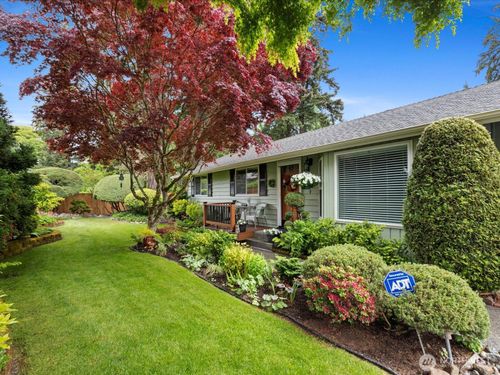 22427 Meridian Ave S, Bothell, WA, 98021-8312 | Card Image