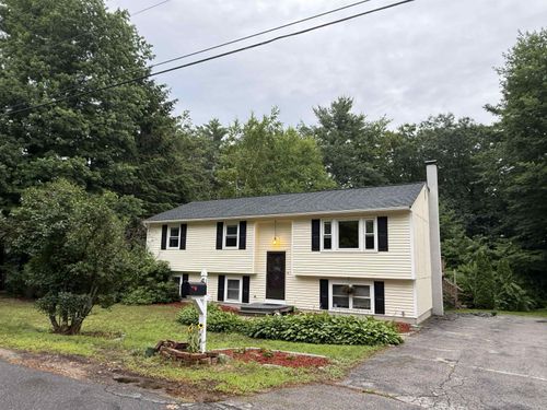 17 Power St, Raymond, NH, 03077-1243 | Card Image