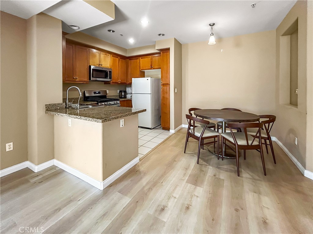 Residential Lease in Los Angeles 3