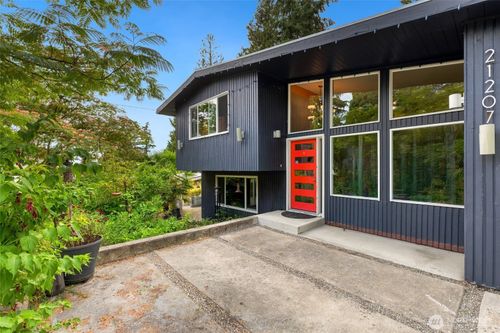 21207 97th Pl S, Kent, WA, 98031-2018 | Card Image
