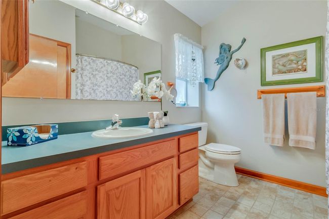 Primary Bathroom | Image 17