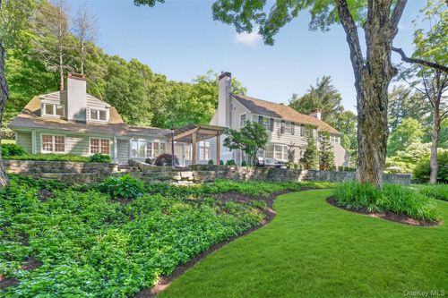 140-136-140 Guinea Rd, Brewster, NY, 10509-2613 | Card Image