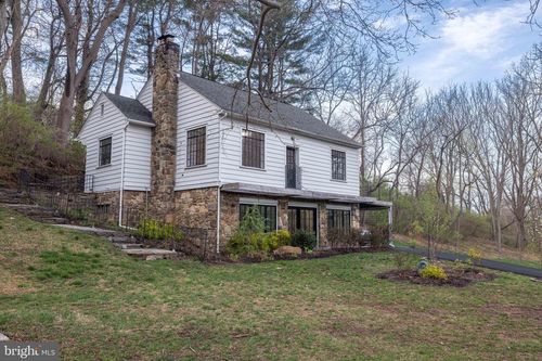 2703 Montchanin Rd, WILMINGTON, DE, 19807-1425 | Card Image