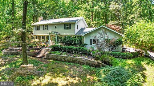 709 Fishing Creek Rd, NEW CUMBERLAND, PA, 17070-2704 | Card Image