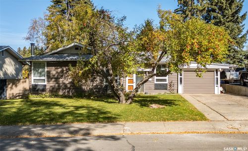 690 Eastwood Street, Prince Albert, SK, S6V2T5 | Card Image